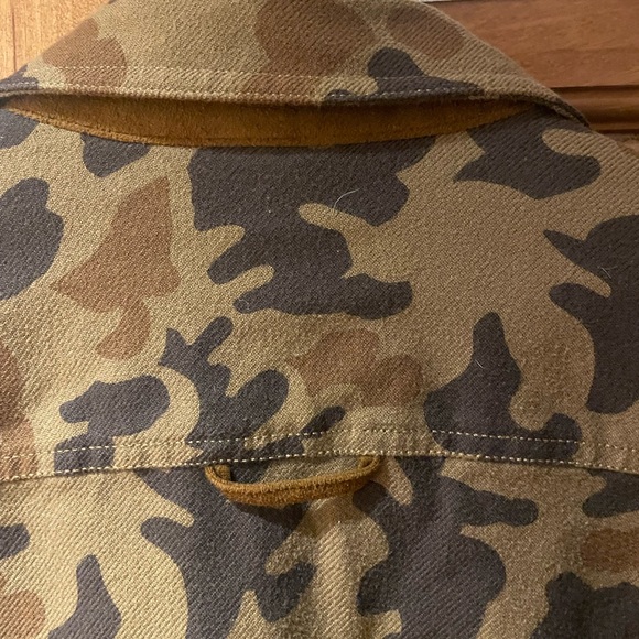 Orvis “The Perfect Flannel Shirt” camo, medium tall - Picture 8 of 10